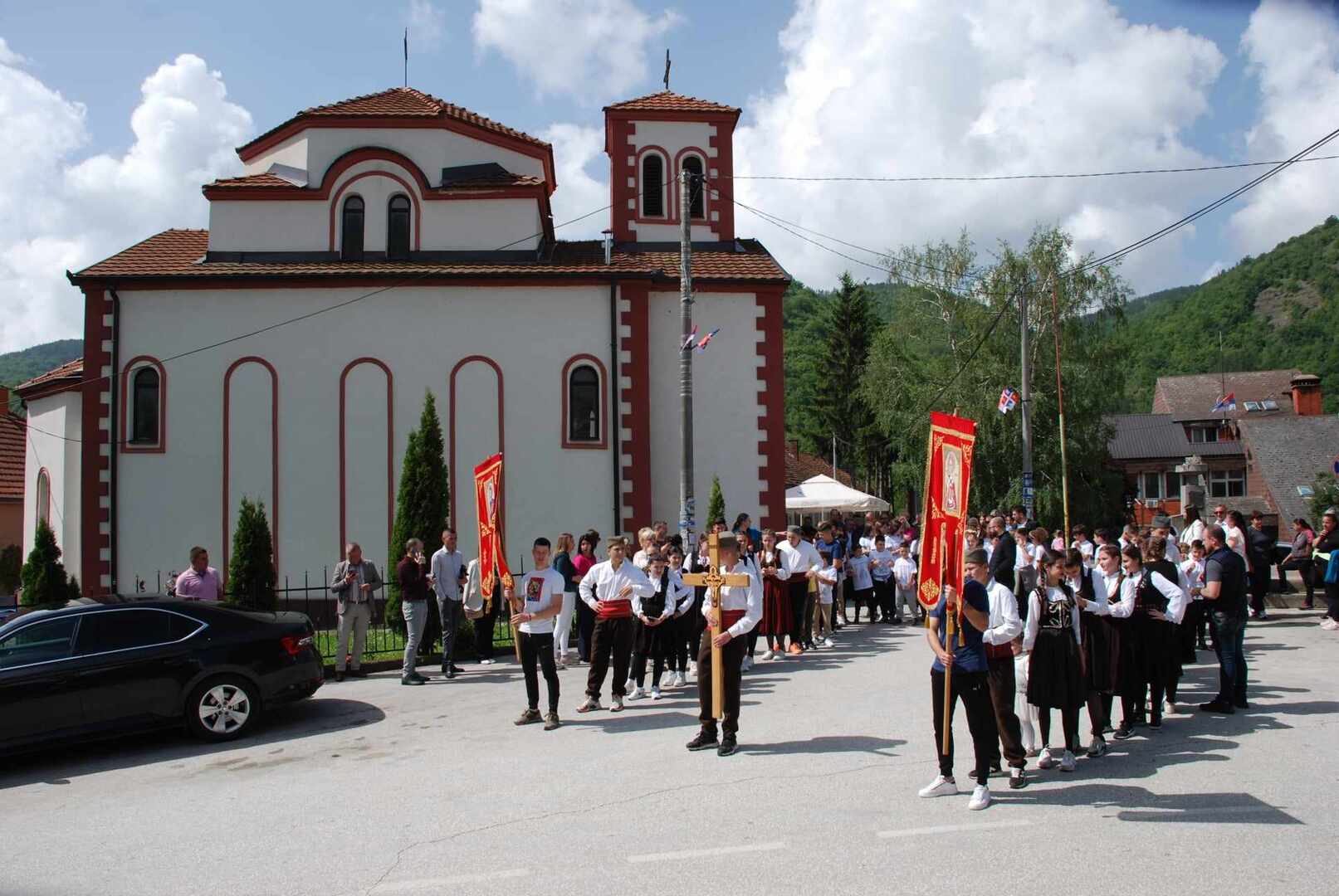 ЛЕТЊИ СВЕТИ НИКОЛА СВЕЧАНО ОБЕЛЕЖЕН У ТРГОВИШТУ