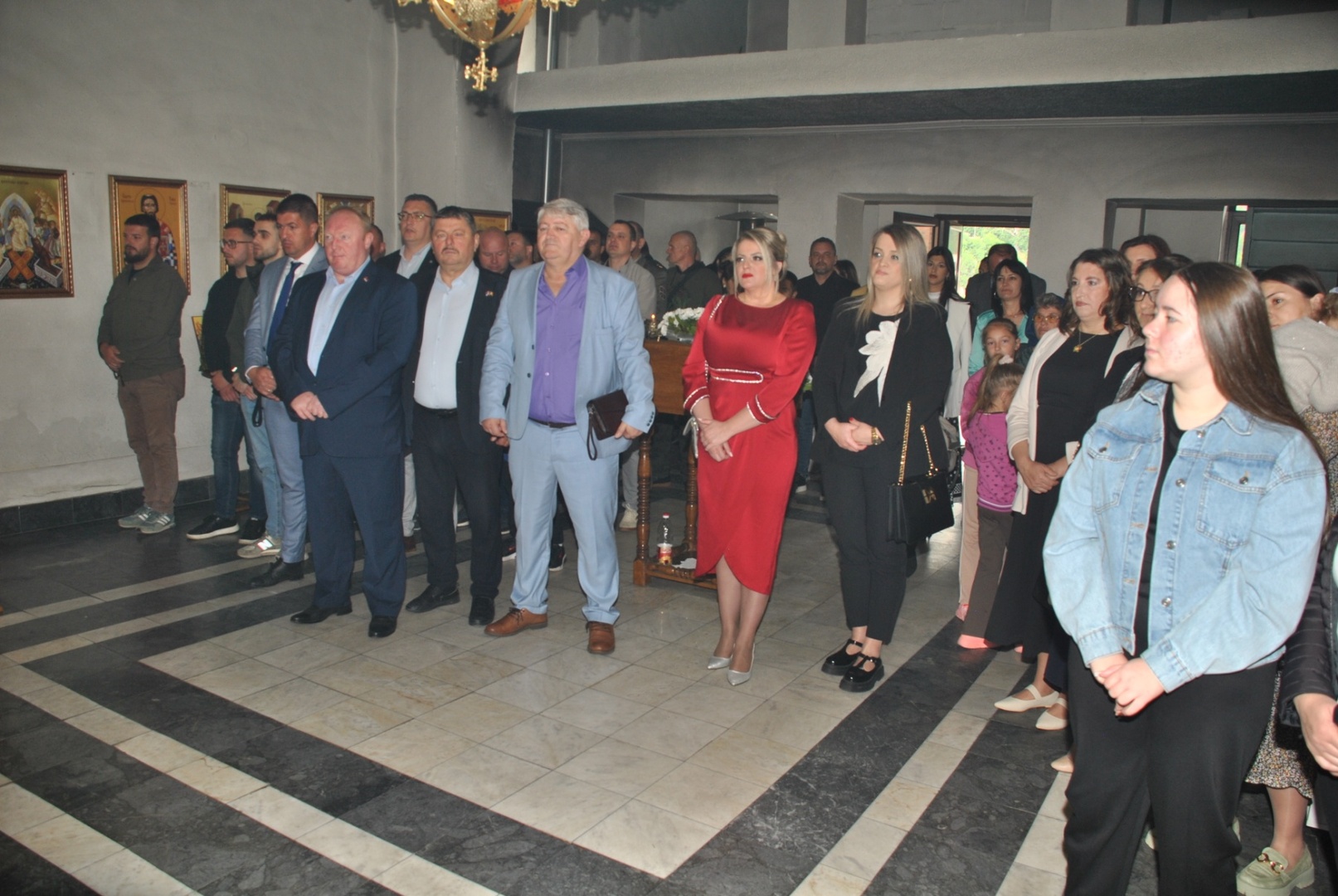 ОБЕЛЕЖЕНА СЛАВА ХРАМА И ОПШТИНЕ ТРГОВИШТЕ – СВЕТИ НИКОЛА ЛЕЊИ